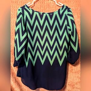 Rue 21 size medium boat cut top